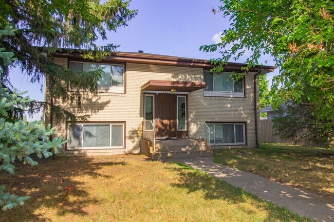 Foto del edificio - Beautiful updated Main-Level unit in Fabul...