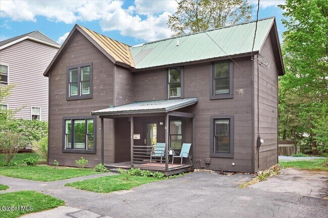 Building Photo - 116 Catherine St