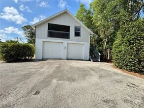 Building Photo - 6560 Sandalwood Ln