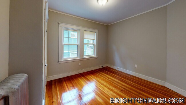 Foto del edificio - 20-22 Upcrest Rd.