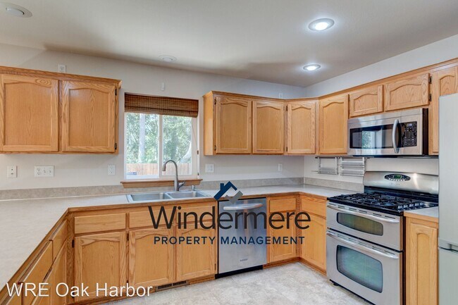 Building Photo - 3 br, 2.5 bath House - 2021 SW Rosario Pl