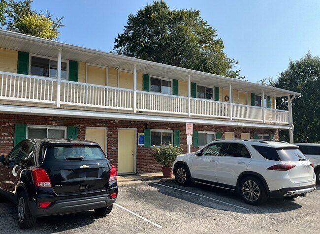 Edificios y aparcamientos - Sunflower Place - Full Unit for Rent
