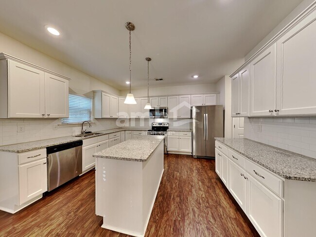 Building Photo - 264 Makenna Dr