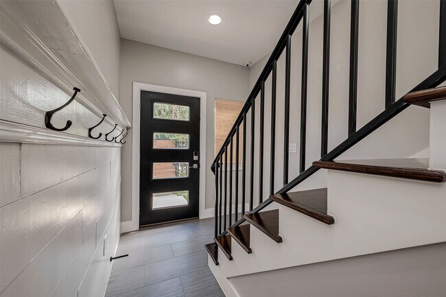 Foto del edificio - 2424 Hadley St