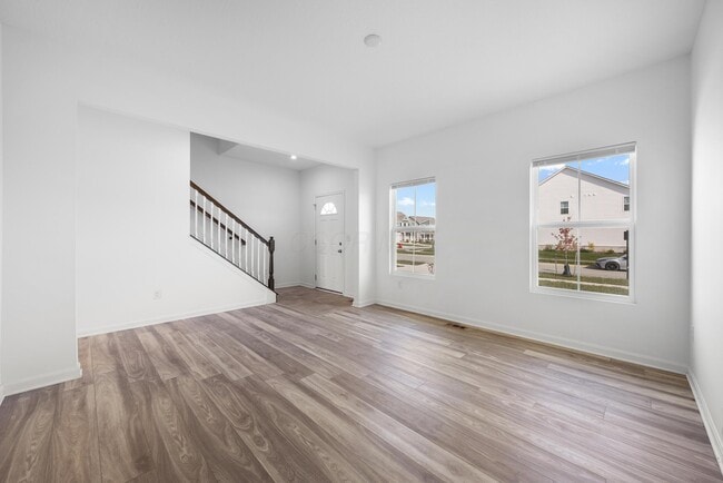 Foto del edificio - 6295 Honey Farm Way