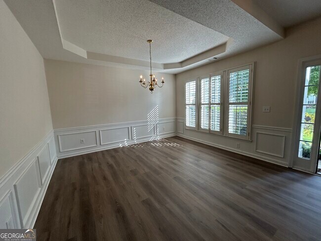 Building Photo - 4360 Ridgefair Dr