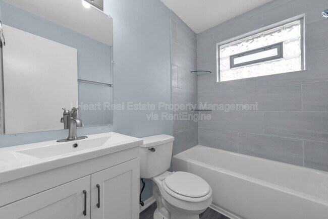 Foto del edificio - 880 N Meadows Ct