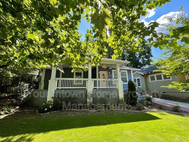 Photo - 548 Ontario Ave SW House