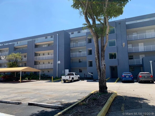 Building Photo - 9357  Fontainebleau Blvd  D303 Miami FL 33172