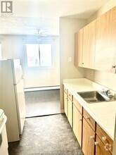 Building Photo - 76 Vanier Dr