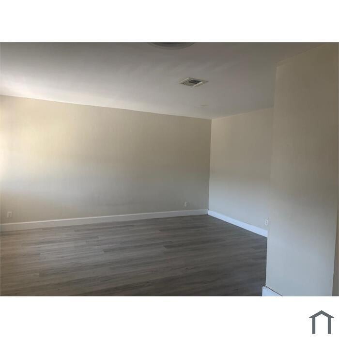 Foto del edificio - 5819 NW 17th Pl