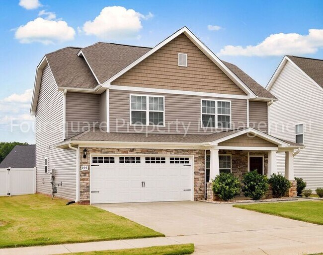 Building Photo - Single Family Home | Fenced-In Back Yard |...