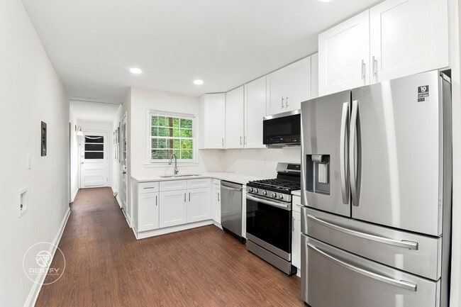 Foto del edificio - 3700 Driftwood Dr