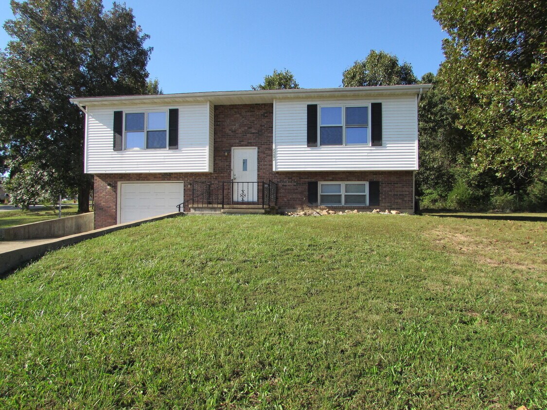 20602 Snicker Ct, Waynesville, MO 65583 House Rental in Waynesville