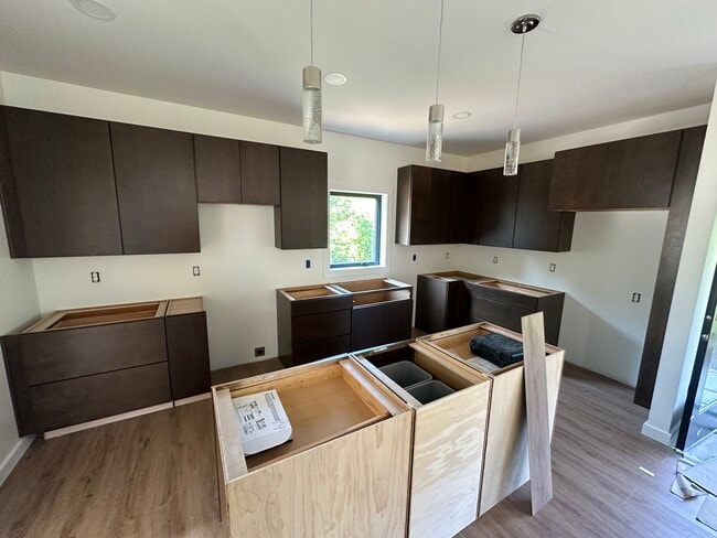 Building Photo - 408 Ellett Rd