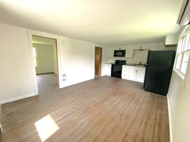 Building Photo - 60 Sheldon St