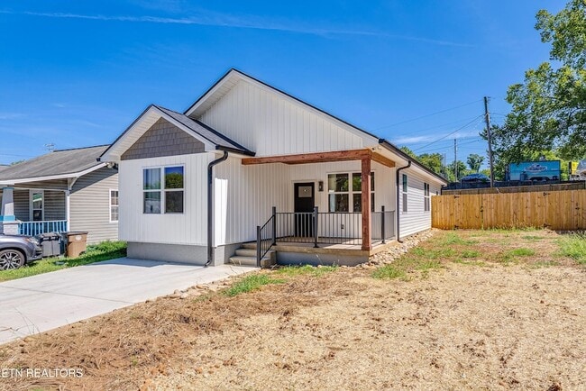 Photo - 818 W Anderson Avenue House