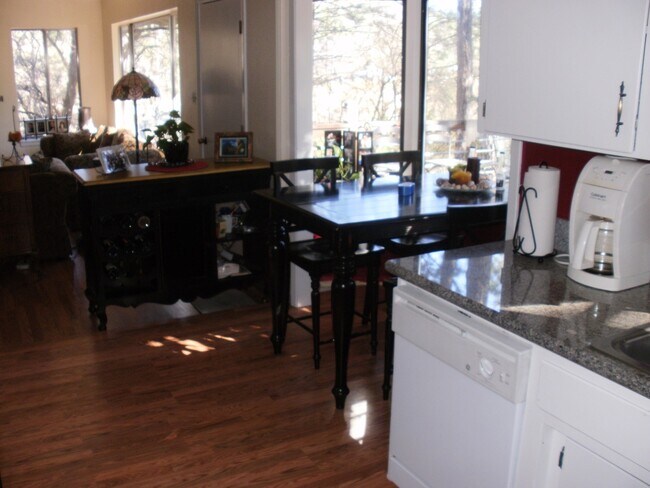 Building Photo - Quiet Home Among the Trees in Colfax