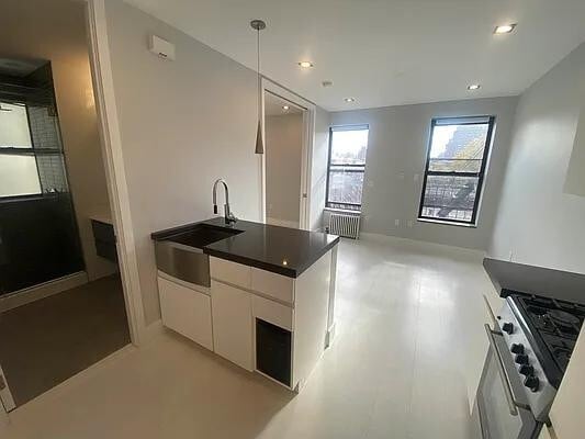 Building Photo - 141 Ridge St