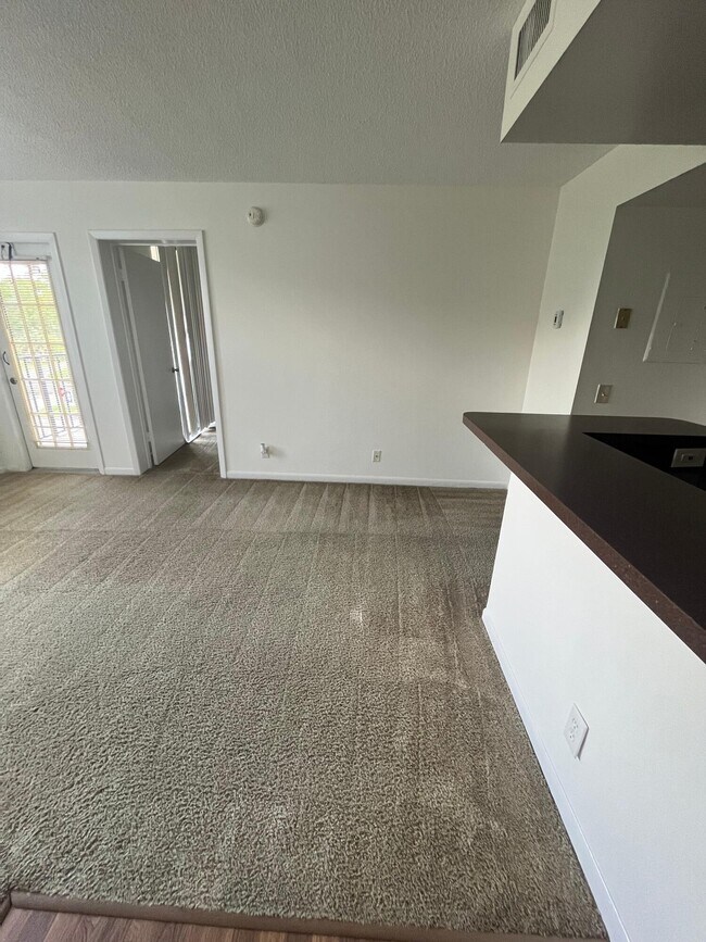 Building Photo - 708 Executive Center Dr