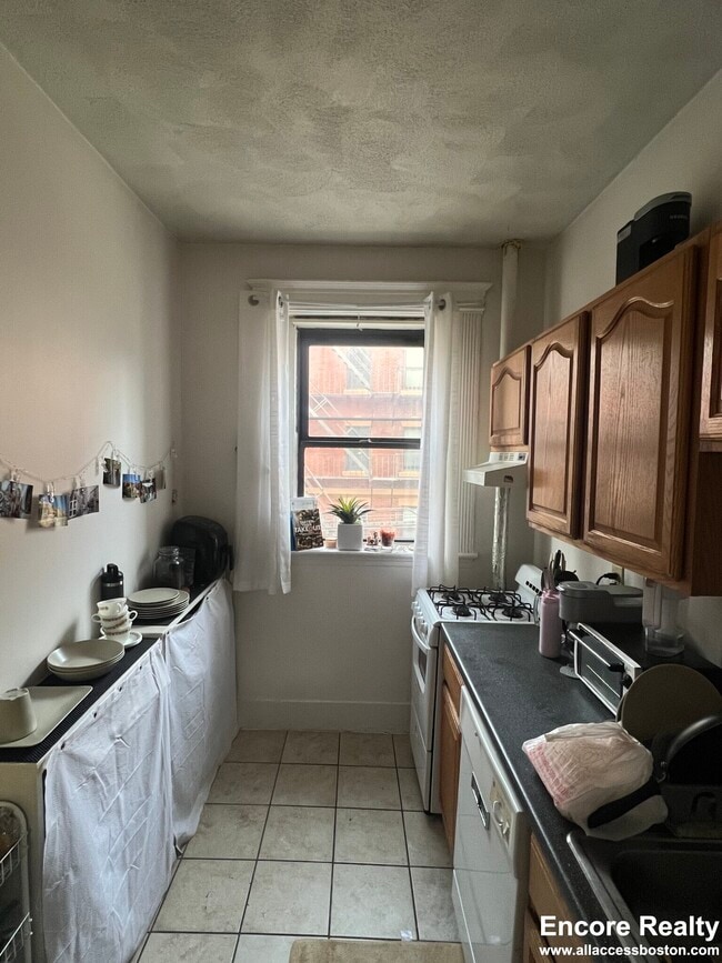 Building Photo - 1254 Commonwealth Ave