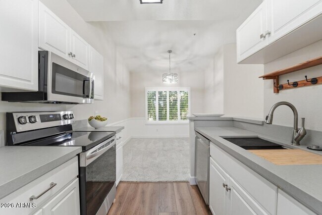 Foto del edificio - 9600 N 96th St
