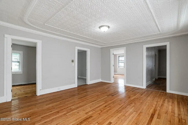 Building Photo - 2127 2nd Ave