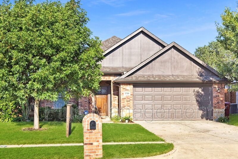 1510 Syracuse Dr, Van Alstyne, TX 75495 House for Rent in Van Alstyne, TX