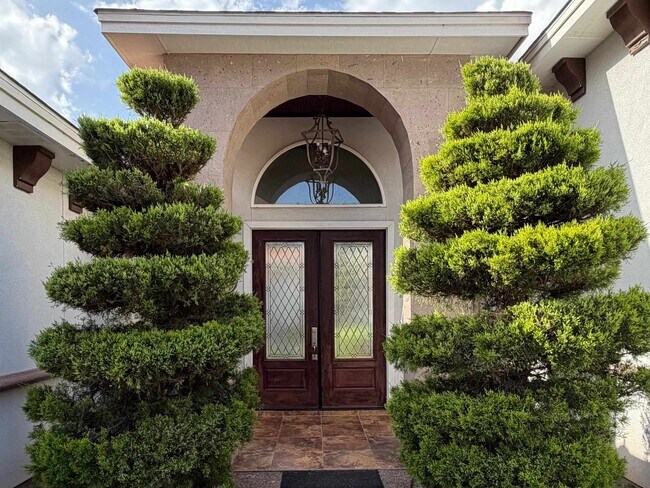 Foto del edificio - 180 Lake Carnegie Ct