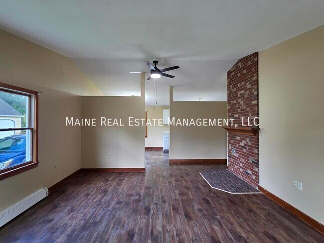 Building Photo - 166 Water St