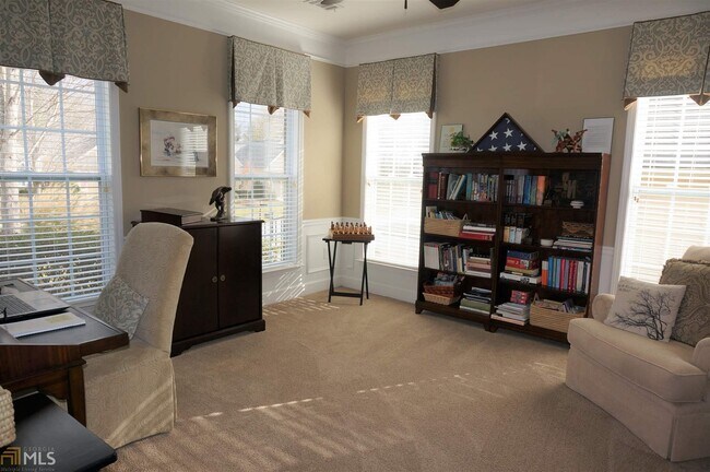 Foto del edificio - 6526 Autumn Crest Ln