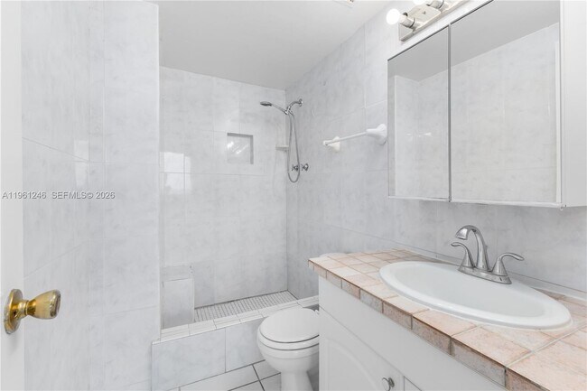 Building Photo - 7441 Wayne Ave