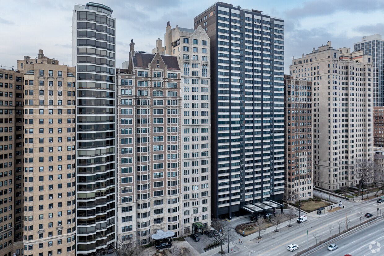 Primario - 1430 N Lake Shore Dr