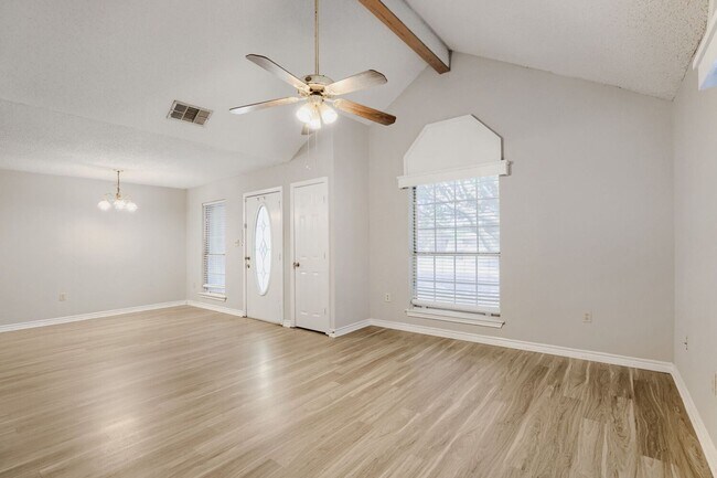 Foto del edificio - 316 Peachtree Ln