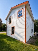 Building Photo - 1404 Ave E - B Ave