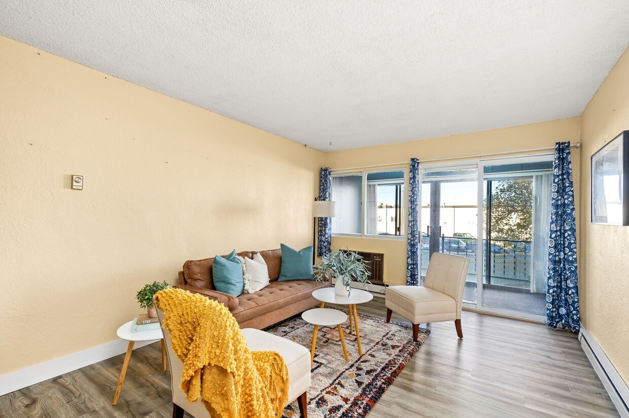 Foto principal - 925 1st Ave N