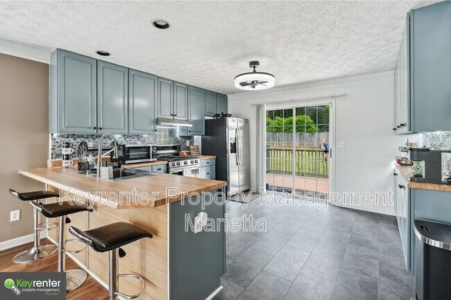 Building Photo - 2349 June Springs Dr SW
