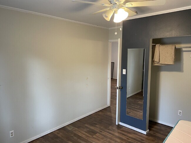 Foto del edificio - 2 Bedroom in Tech Terrace!