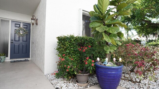 Foto del edificio - 100 Pelican Pointe Dr