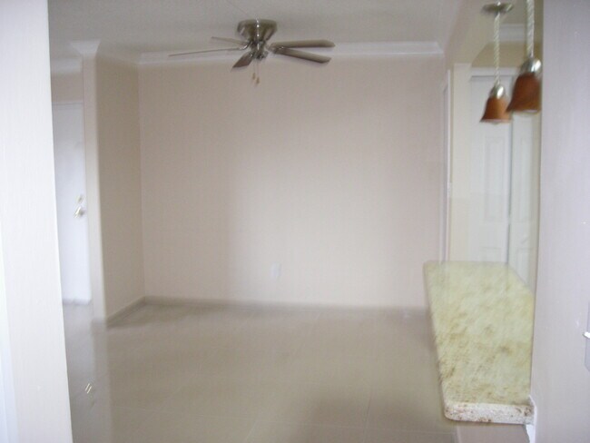 Foto del edificio - 4530 NW 79th Ave