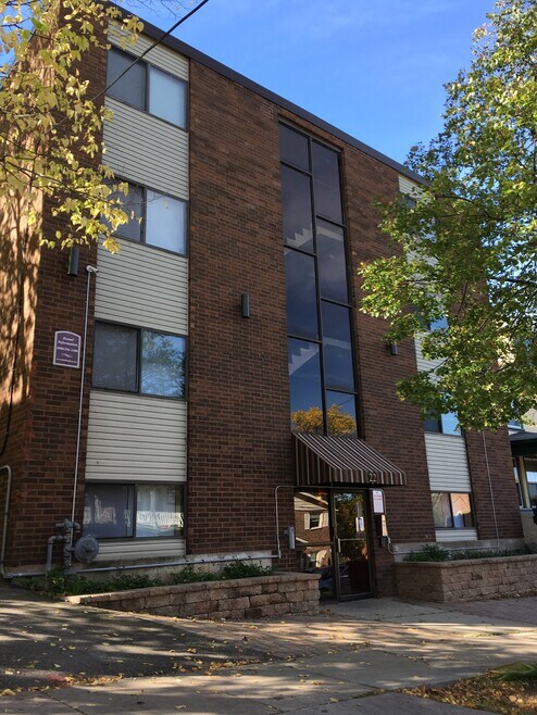 22 N Hancock St