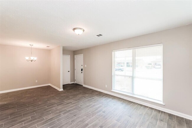 Building Photo - 10902 Faircroft Dr