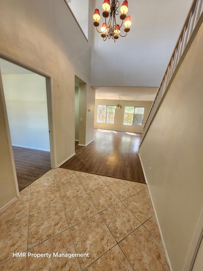 Foto del edificio - Beautiful Home in Fontana