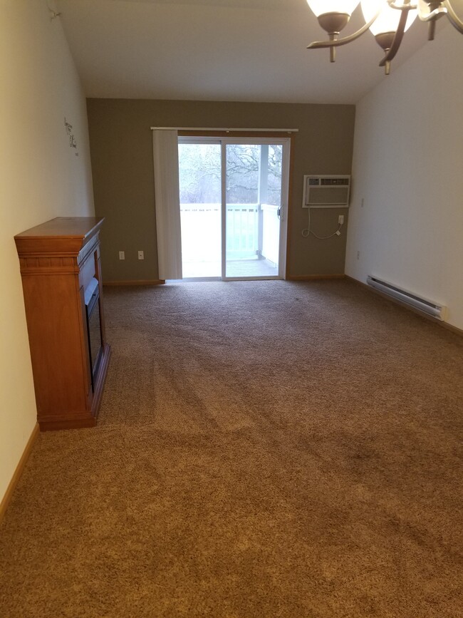 Living Room - Murdock Manor Apartments