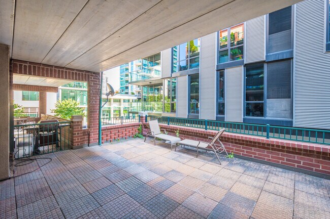 Foto del edificio - 841 W Monroe St