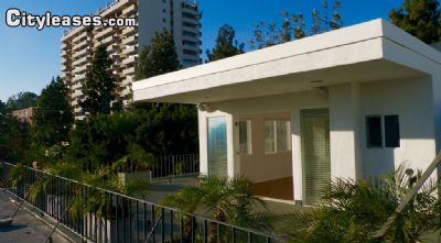 Building Photo - 1124 N Sherbourne Dr