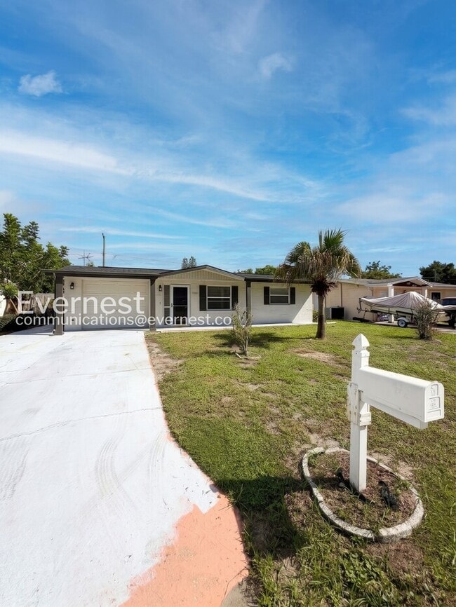 Building Photo - 5023 Malus Dr
