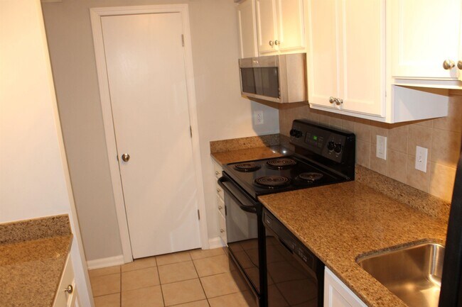 Foto del edificio - 3160 7 Pines Ct