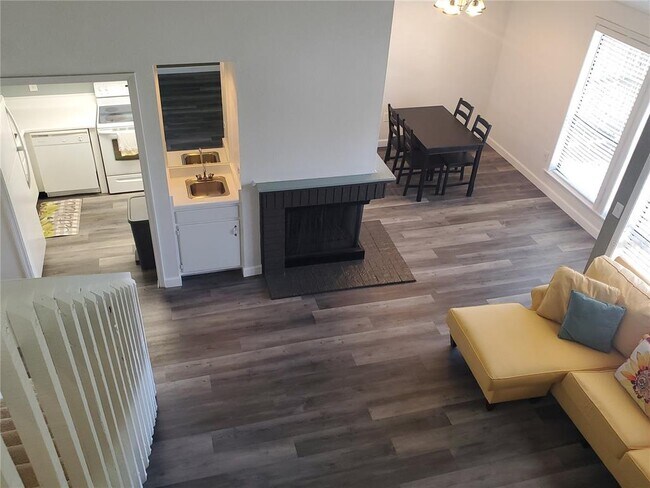 Foto del edificio - 639 St Johns Ct