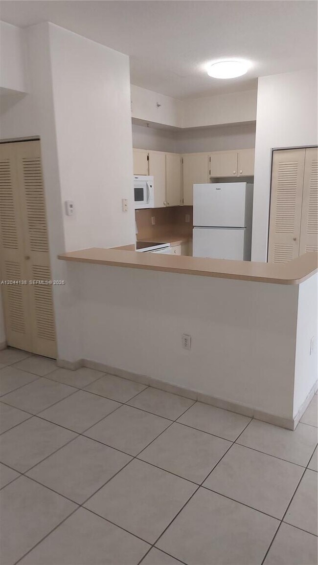 Foto del edificio - 7290 NW 114th Ave